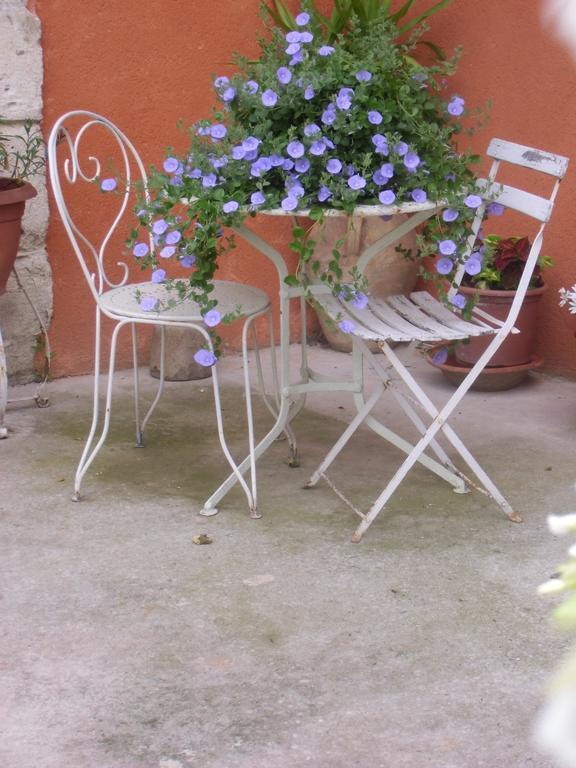 Petit Grenier Douillet De Cathie Bed and Breakfast Roquemaure  Εξωτερικό φωτογραφία